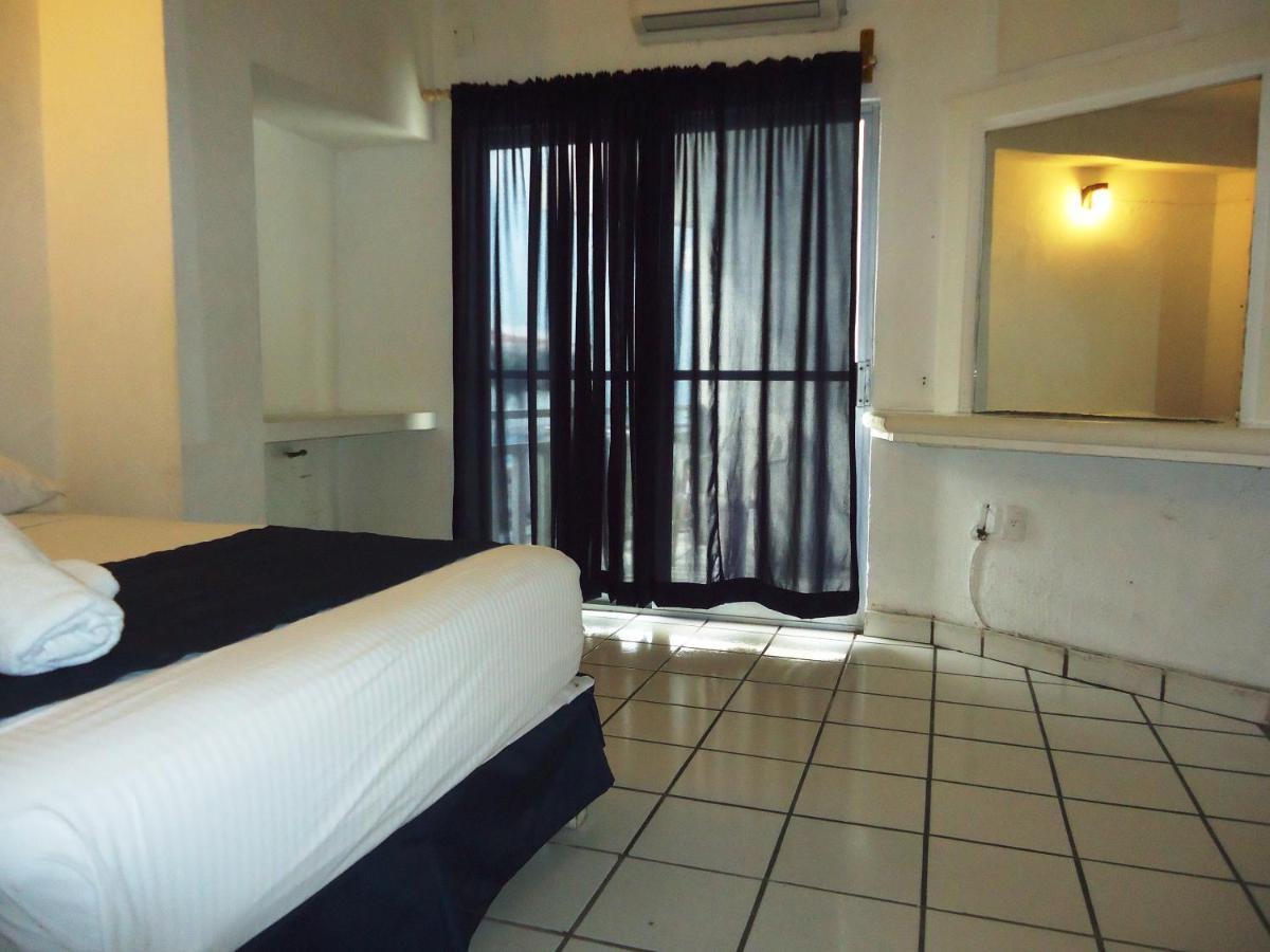 Hotel Bagasi Manzanillo Buitenkant foto